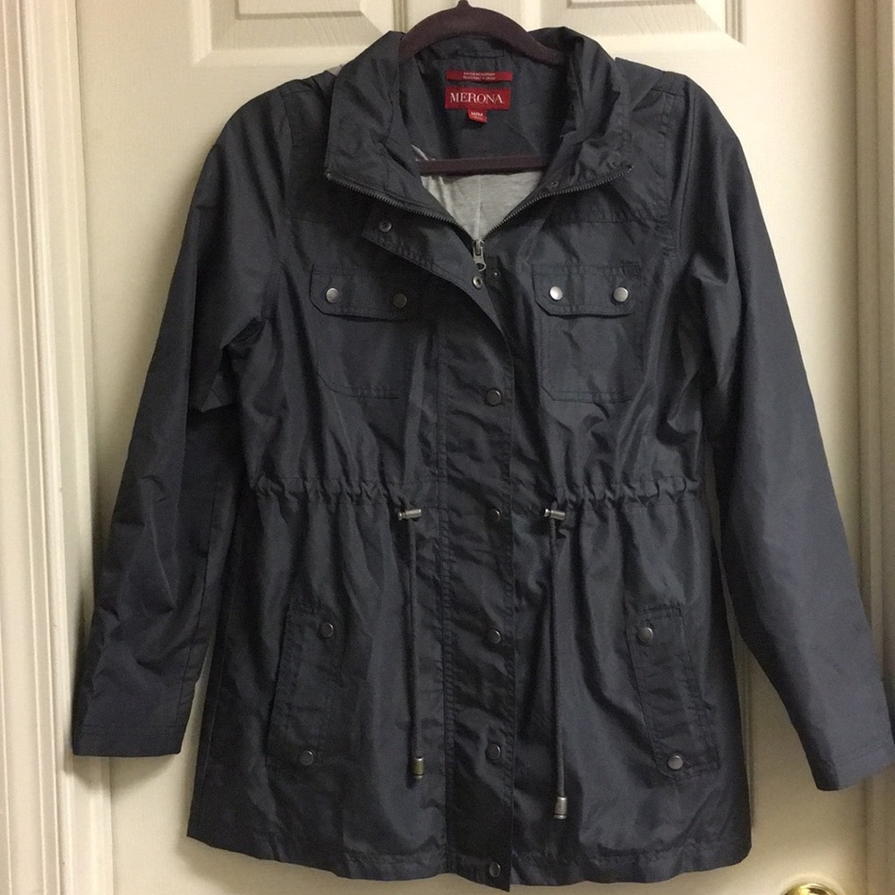 Light weight water resistant jacket